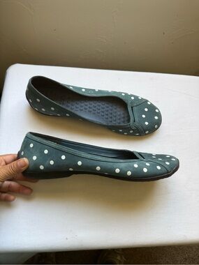 Y2K Privo Cute polka dot ballet flats in a deep teal/blue-green  Size 9.5